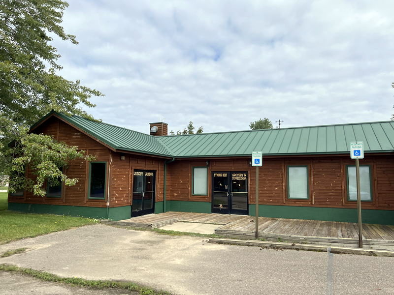 Forestville Shopping Plaza - Sept 10Th 2023 - Laundry And Grocery